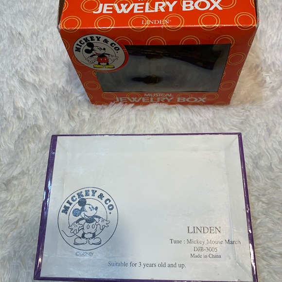Vintage Musical Mickey & Co. Jewelry Box. - Picture 10 of 11